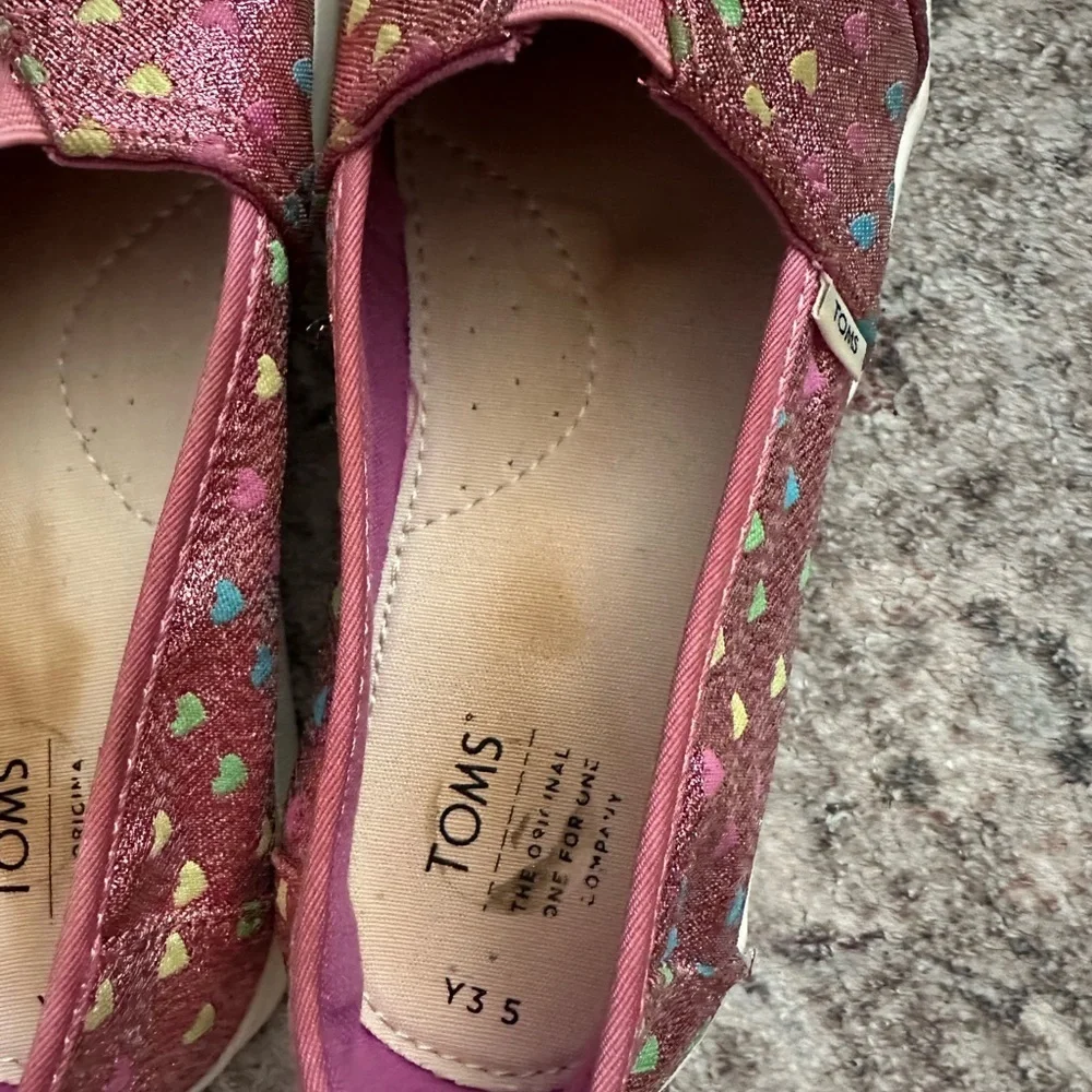 TOMS Kids Pink Sneakers with Colorful Hearts